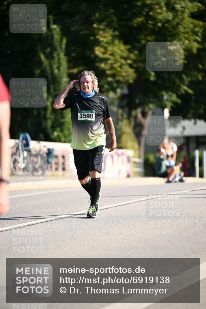01.09.2024 - BARMER Alsterlauf Dr. Thomas Lammeyer http://msf.ph/oto/6919138 01.09.2024 09:51:11 Laufen 3598 meine-sportfotos.de