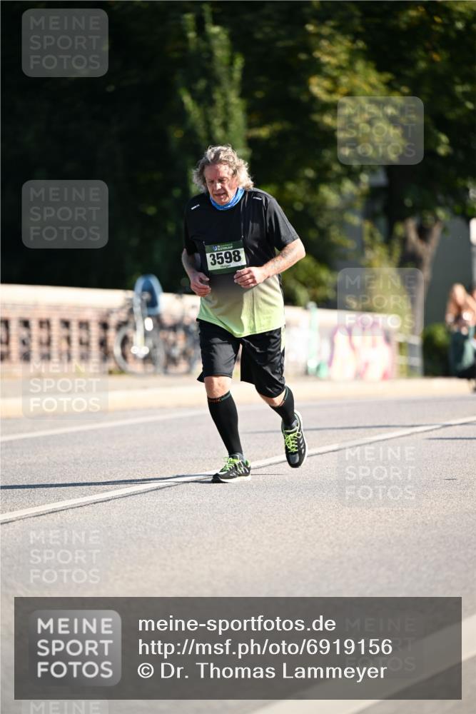 01.09.2024 - BARMER Alsterlauf Dr. Thomas Lammeyer http://msf.ph/oto/6919156 01.09.2024 09:51:12 Laufen 3598 meine-sportfotos.de
