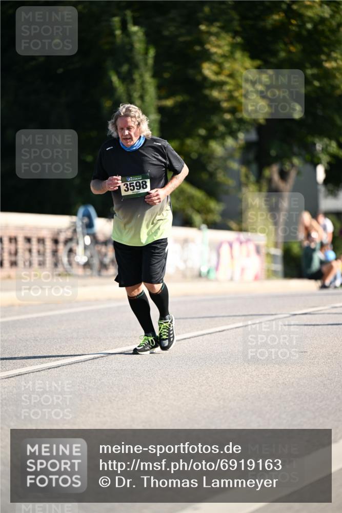 01.09.2024 - BARMER Alsterlauf Dr. Thomas Lammeyer http://msf.ph/oto/6919163 01.09.2024 09:51:12 Laufen 3598 meine-sportfotos.de