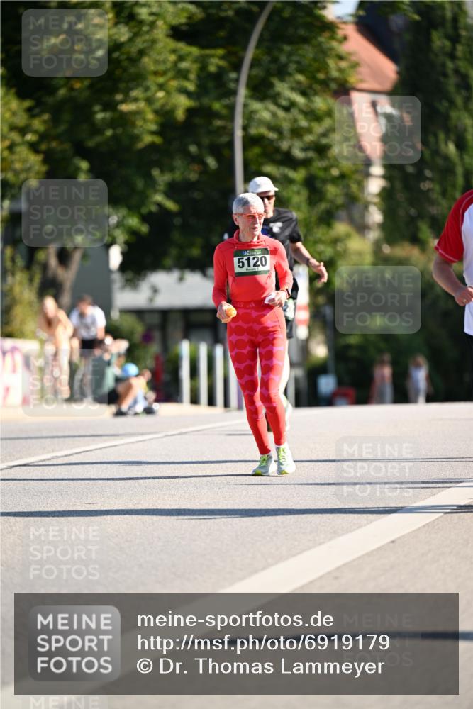 01.09.2024 - BARMER Alsterlauf Dr. Thomas Lammeyer http://msf.ph/oto/6919179 01.09.2024 09:51:13 Laufen 5120 meine-sportfotos.de