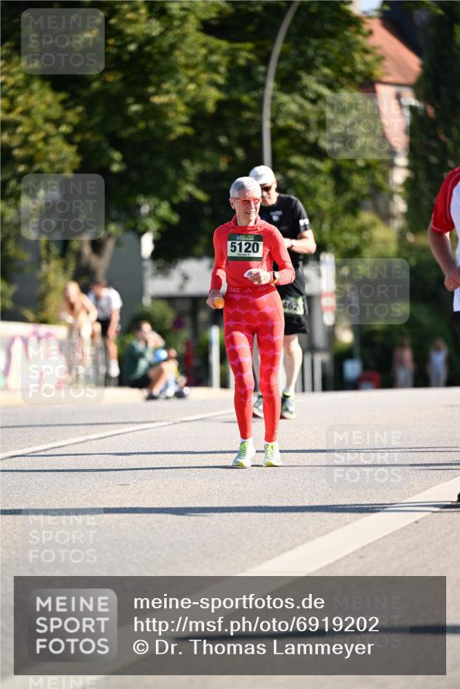01.09.2024 - BARMER Alsterlauf Dr. Thomas Lammeyer http://msf.ph/oto/6919202 01.09.2024 09:51:14 Laufen 5120, 462 meine-sportfotos.de