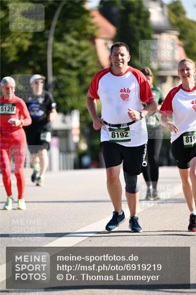 01.09.2024 - BARMER Alsterlauf Dr. Thomas Lammeyer http://msf.ph/oto/6919219 01.09.2024 09:51:15 Laufen 5120, 38, 8192, 819 meine-sportfotos.de