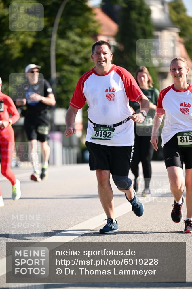 01.09.2024 - BARMER Alsterlauf Dr. Thomas Lammeyer http://msf.ph/oto/6919228 01.09.2024 09:51:15 Laufen 738, 35, 8192, 35, 819 meine-sportfotos.de