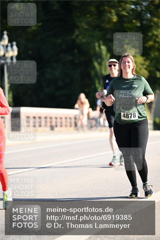01.09.2024 - BARMER Alsterlauf Dr. Thomas Lammeyer http://msf.ph/oto/6919385 01.09.2024 09:51:19 Laufen 4878 meine-sportfotos.de
