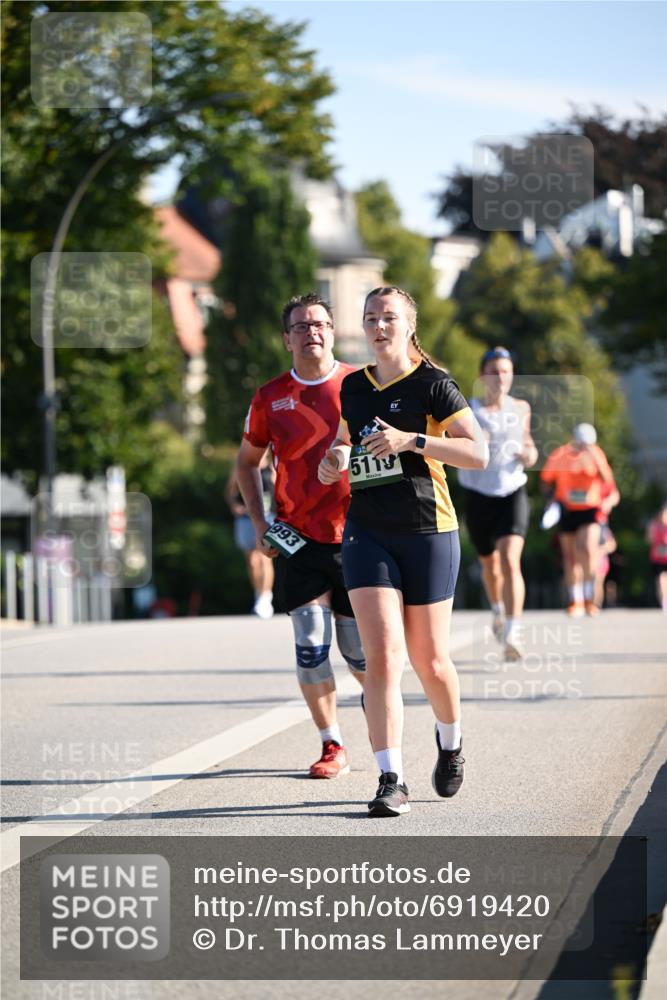01.09.2024 - BARMER Alsterlauf Dr. Thomas Lammeyer http://msf.ph/oto/6919420 01.09.2024 09:51:22 Laufen 993, 5113 meine-sportfotos.de