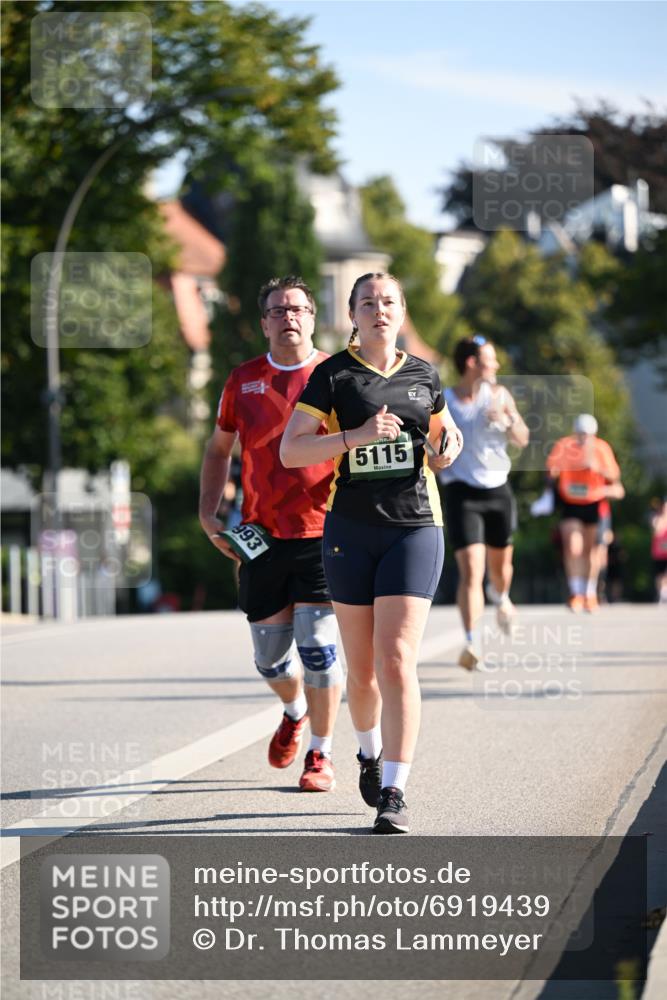 01.09.2024 - BARMER Alsterlauf Dr. Thomas Lammeyer http://msf.ph/oto/6919439 01.09.2024 09:51:23 Laufen 993, 5115 meine-sportfotos.de