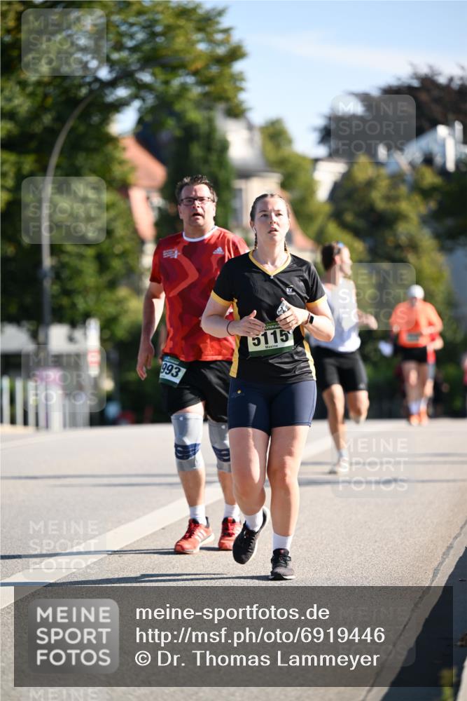 01.09.2024 - BARMER Alsterlauf Dr. Thomas Lammeyer http://msf.ph/oto/6919446 01.09.2024 09:51:23 Laufen 993, 5115 meine-sportfotos.de