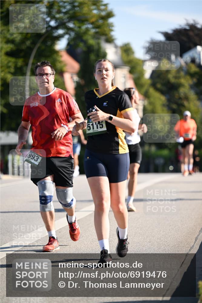 01.09.2024 - BARMER Alsterlauf Dr. Thomas Lammeyer http://msf.ph/oto/6919476 01.09.2024 09:51:24 Laufen 993, 5115 meine-sportfotos.de