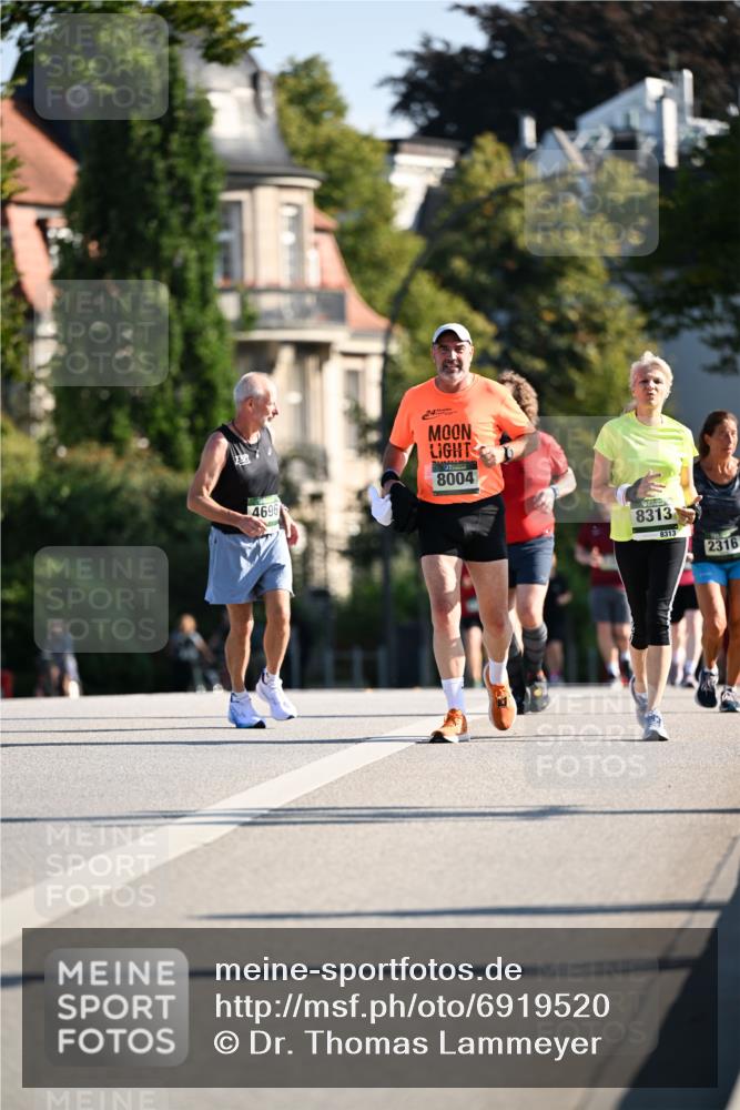 01.09.2024 - BARMER Alsterlauf Dr. Thomas Lammeyer http://msf.ph/oto/6919520 01.09.2024 09:51:29 Laufen 4696, 24, 8004, 8313, 8313, 2316 meine-sportfotos.de