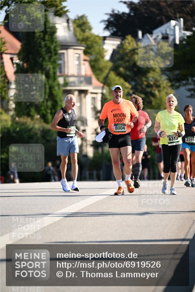 01.09.2024 - BARMER Alsterlauf Dr. Thomas Lammeyer http://msf.ph/oto/6919526 01.09.2024 09:51:29 Laufen 8004, 8313, 8313, 2316 meine-sportfotos.de