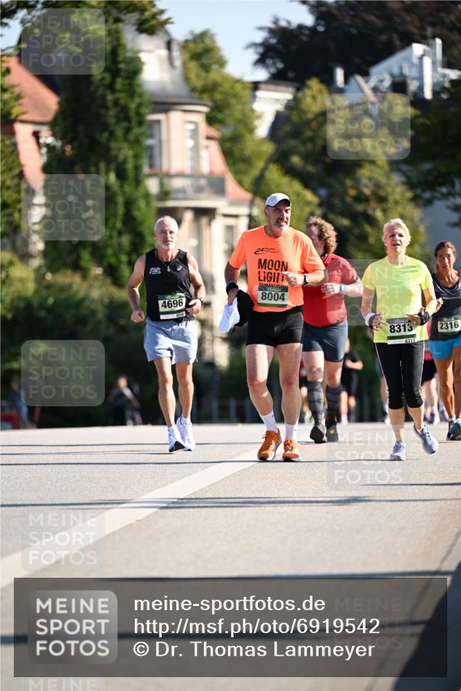 01.09.2024 - BARMER Alsterlauf Dr. Thomas Lammeyer http://msf.ph/oto/6919542 01.09.2024 09:51:30 Laufen 4696, 24, 8004, 8313, 8313, 2316 meine-sportfotos.de