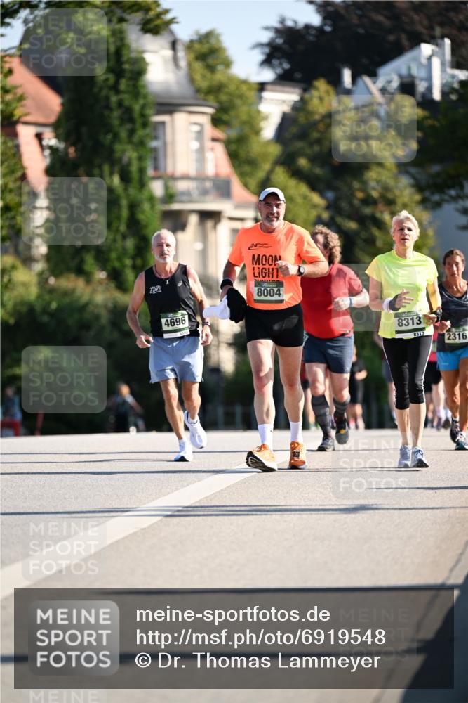 01.09.2024 - BARMER Alsterlauf Dr. Thomas Lammeyer http://msf.ph/oto/6919548 01.09.2024 09:51:30 Laufen 4696, 24, 8004, 8313, 8313, 2316 meine-sportfotos.de