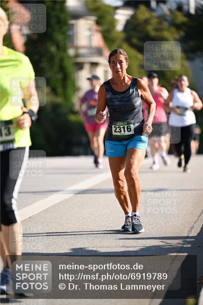 01.09.2024 - BARMER Alsterlauf Dr. Thomas Lammeyer http://msf.ph/oto/6919789 01.09.2024 09:51:38 Laufen 13, 35, 2316 meine-sportfotos.de