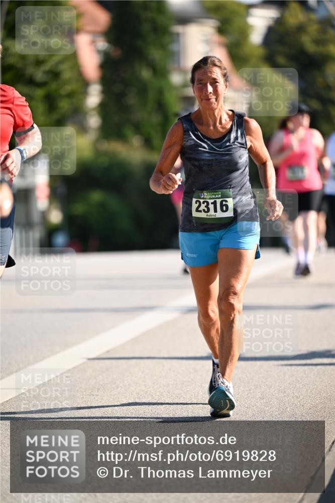 01.09.2024 - BARMER Alsterlauf Dr. Thomas Lammeyer http://msf.ph/oto/6919828 01.09.2024 09:51:39 Laufen 35, 2316 meine-sportfotos.de