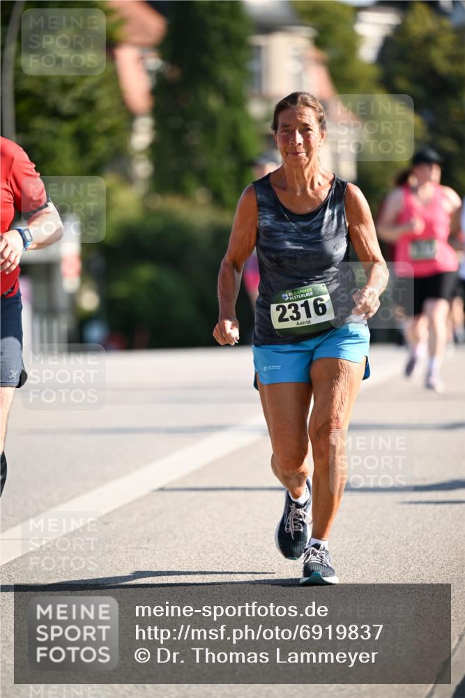 01.09.2024 - BARMER Alsterlauf Dr. Thomas Lammeyer http://msf.ph/oto/6919837 01.09.2024 09:51:39 Laufen 35, 2316 meine-sportfotos.de