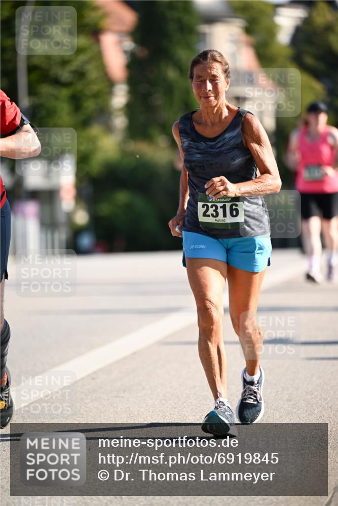 01.09.2024 - BARMER Alsterlauf Dr. Thomas Lammeyer http://msf.ph/oto/6919845 01.09.2024 09:51:39 Laufen 2316 meine-sportfotos.de