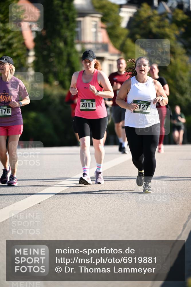 01.09.2024 - BARMER Alsterlauf Dr. Thomas Lammeyer http://msf.ph/oto/6919881 01.09.2024 09:51:42 Laufen 178, 2811, 127 meine-sportfotos.de
