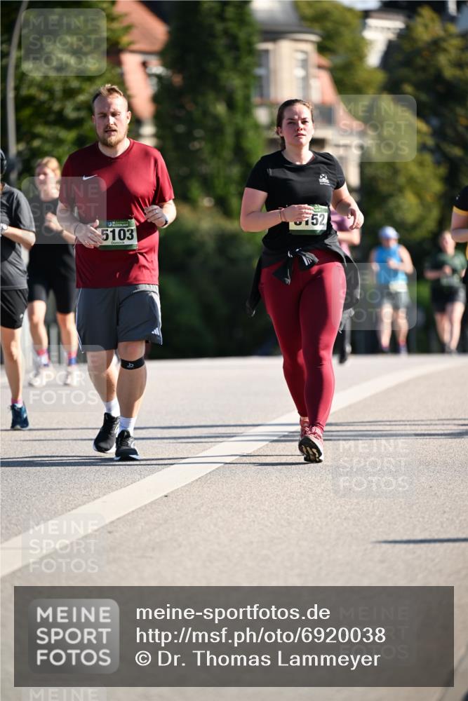 01.09.2024 - BARMER Alsterlauf Dr. Thomas Lammeyer http://msf.ph/oto/6920038 01.09.2024 09:51:48 Laufen 752, 5103 meine-sportfotos.de