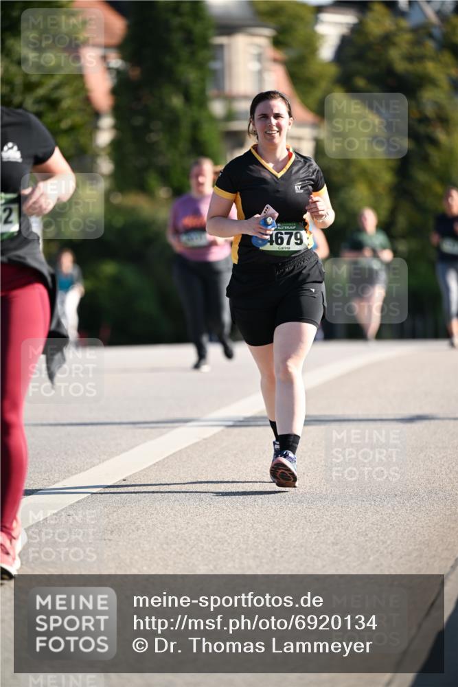01.09.2024 - BARMER Alsterlauf Dr. Thomas Lammeyer http://msf.ph/oto/6920134 01.09.2024 09:51:51 Laufen 2, 4679 meine-sportfotos.de