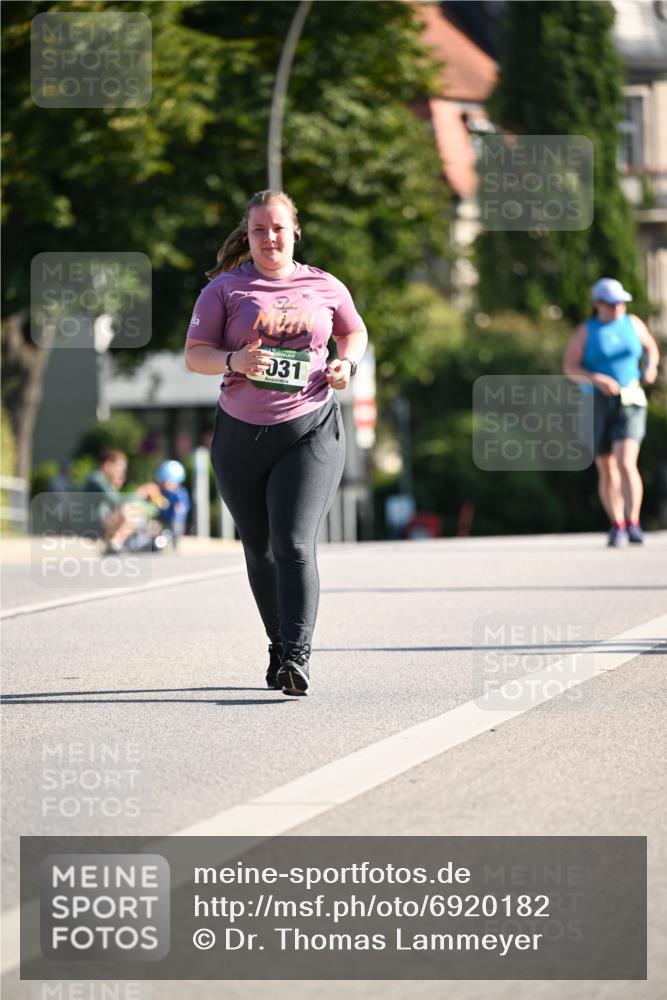 01.09.2024 - BARMER Alsterlauf Dr. Thomas Lammeyer http://msf.ph/oto/6920182 01.09.2024 09:51:56 Laufen 031 meine-sportfotos.de