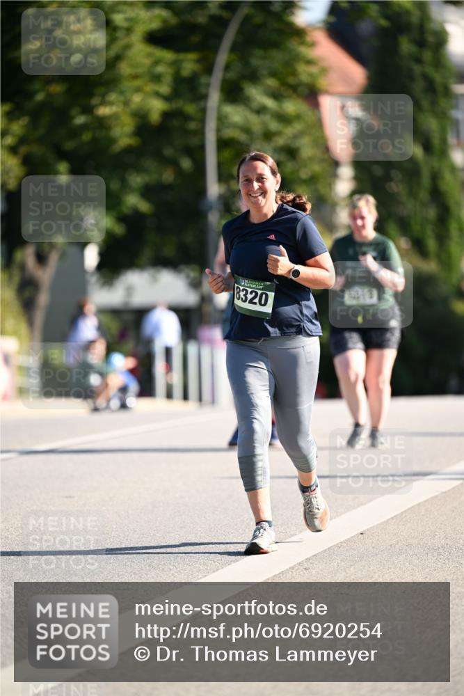 01.09.2024 - BARMER Alsterlauf Dr. Thomas Lammeyer http://msf.ph/oto/6920254 01.09.2024 09:52:01 Laufen 8320 meine-sportfotos.de
