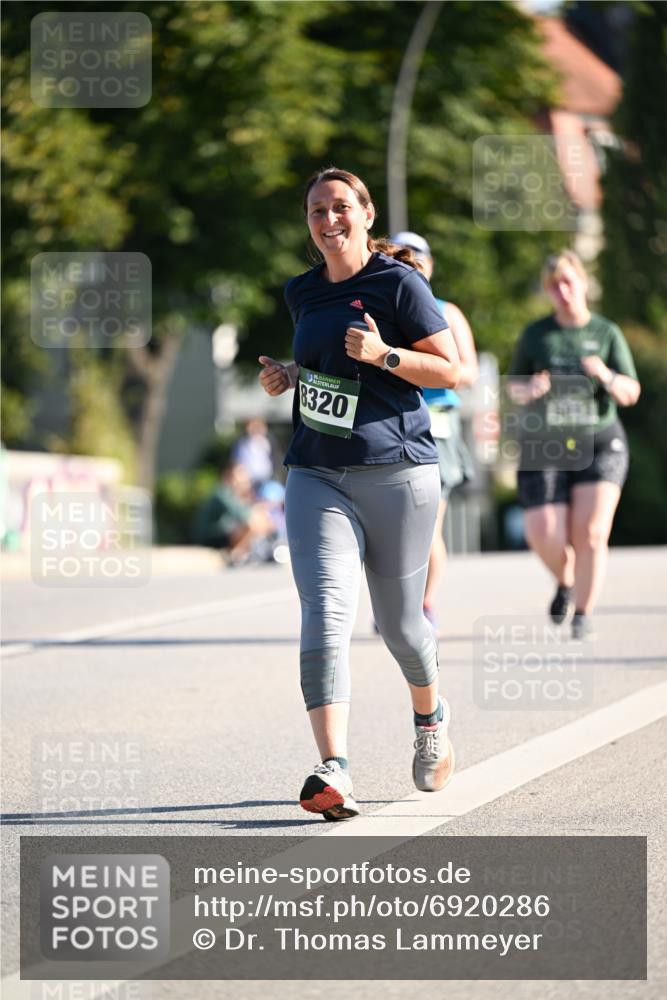 01.09.2024 - BARMER Alsterlauf Dr. Thomas Lammeyer http://msf.ph/oto/6920286 01.09.2024 09:52:02 Laufen 8320 meine-sportfotos.de