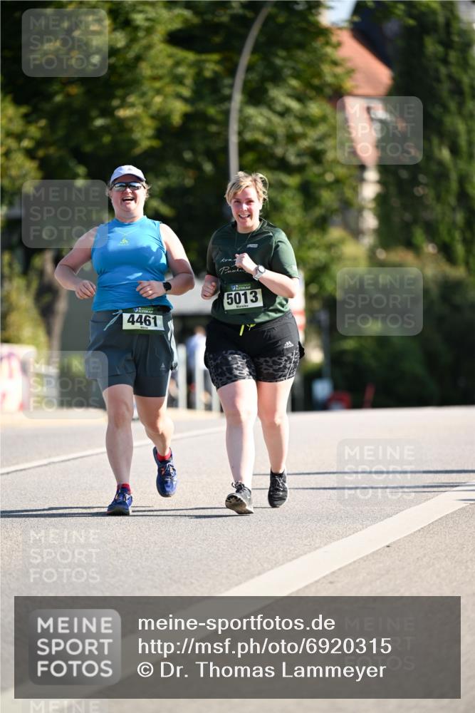 01.09.2024 - BARMER Alsterlauf Dr. Thomas Lammeyer http://msf.ph/oto/6920315 01.09.2024 09:52:03 Laufen 4461, 5013 meine-sportfotos.de