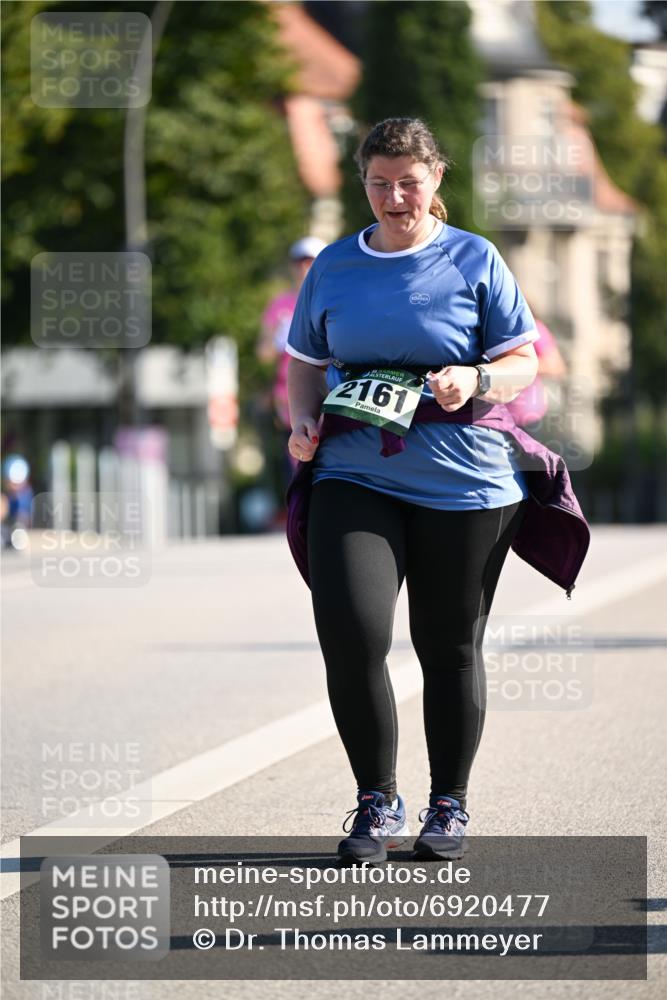 01.09.2024 - BARMER Alsterlauf Dr. Thomas Lammeyer http://msf.ph/oto/6920477 01.09.2024 09:52:09 Laufen 2161 meine-sportfotos.de