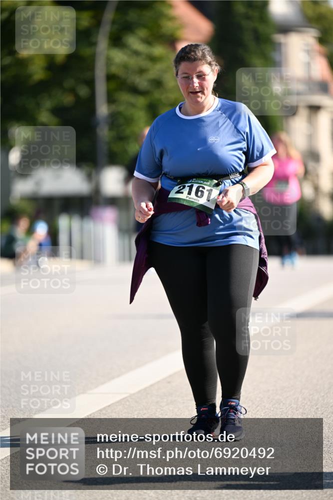 01.09.2024 - BARMER Alsterlauf Dr. Thomas Lammeyer http://msf.ph/oto/6920492 01.09.2024 09:52:10 Laufen 216 meine-sportfotos.de