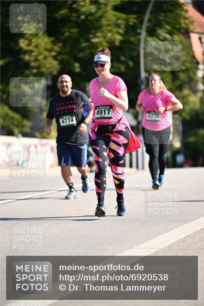 01.09.2024 - BARMER Alsterlauf Dr. Thomas Lammeyer http://msf.ph/oto/6920538 01.09.2024 09:52:14 Laufen 4774, 4917, 4775 meine-sportfotos.de