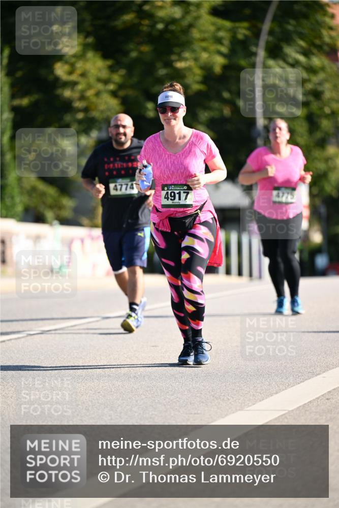 01.09.2024 - BARMER Alsterlauf Dr. Thomas Lammeyer http://msf.ph/oto/6920550 01.09.2024 09:52:15 Laufen 4774, 4917, 4775 meine-sportfotos.de