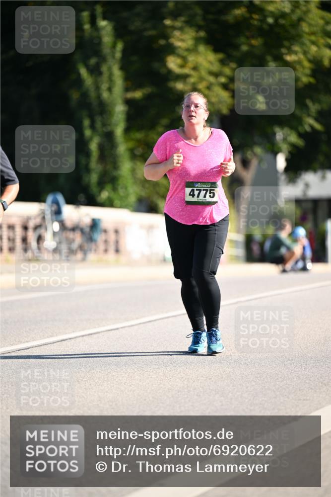 01.09.2024 - BARMER Alsterlauf Dr. Thomas Lammeyer http://msf.ph/oto/6920622 01.09.2024 09:52:18 Laufen 4775 meine-sportfotos.de