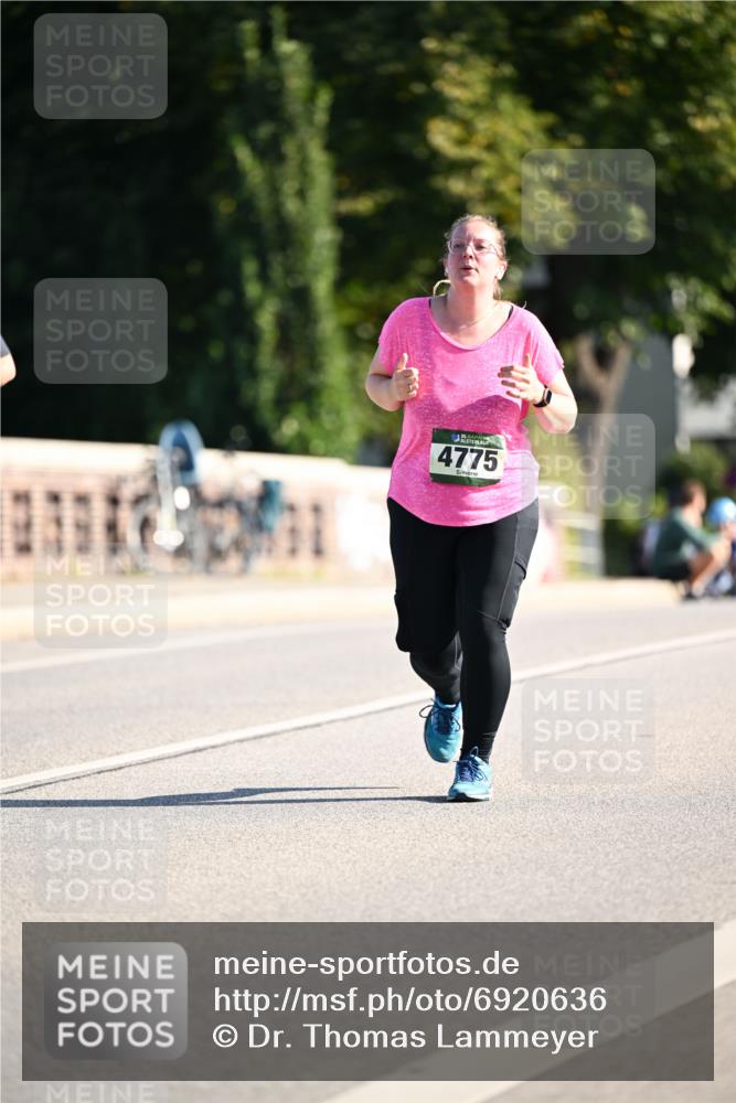 01.09.2024 - BARMER Alsterlauf Dr. Thomas Lammeyer http://msf.ph/oto/6920636 01.09.2024 09:52:18 Laufen 4775 meine-sportfotos.de