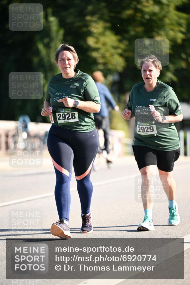 01.09.2024 - BARMER Alsterlauf Dr. Thomas Lammeyer http://msf.ph/oto/6920774 01.09.2024 09:52:34 Laufen 35, 2928, 2929 meine-sportfotos.de