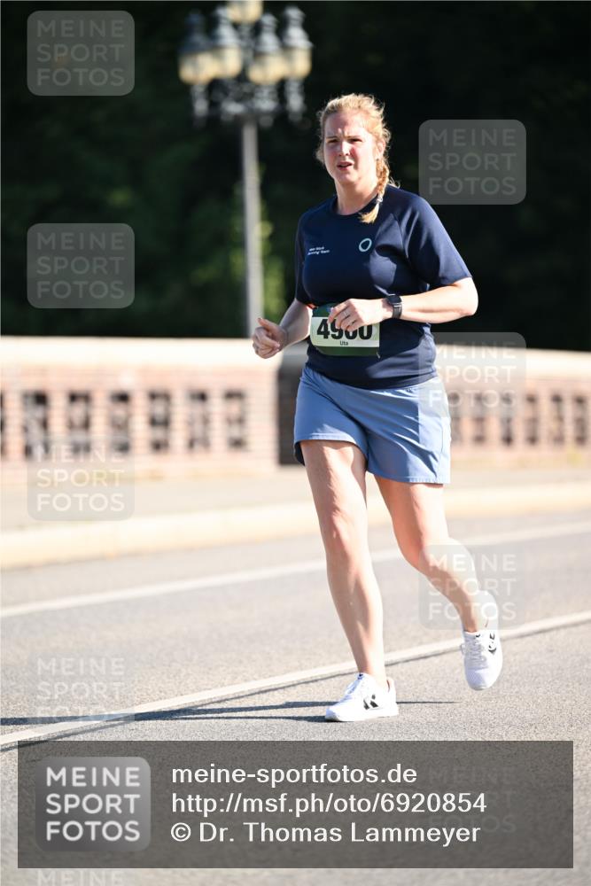 01.09.2024 - BARMER Alsterlauf Dr. Thomas Lammeyer http://msf.ph/oto/6920854 01.09.2024 09:52:48 Laufen 4960, 129, 128, 800 meine-sportfotos.de