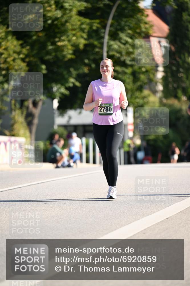 01.09.2024 - BARMER Alsterlauf Dr. Thomas Lammeyer http://msf.ph/oto/6920859 01.09.2024 09:52:53 Laufen 2780 meine-sportfotos.de