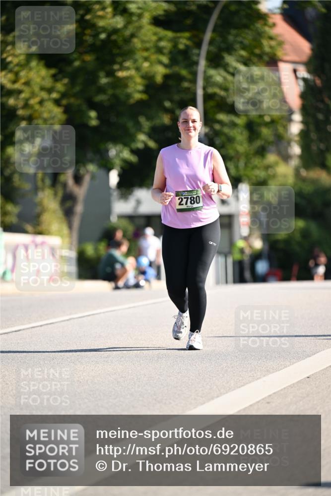 01.09.2024 - BARMER Alsterlauf Dr. Thomas Lammeyer http://msf.ph/oto/6920865 01.09.2024 09:52:53 Laufen 2780 meine-sportfotos.de