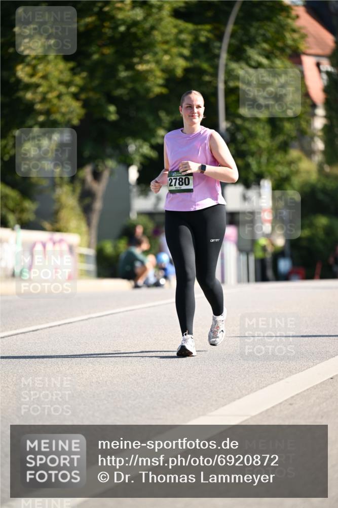 01.09.2024 - BARMER Alsterlauf Dr. Thomas Lammeyer http://msf.ph/oto/6920872 01.09.2024 09:52:53 Laufen 2780 meine-sportfotos.de