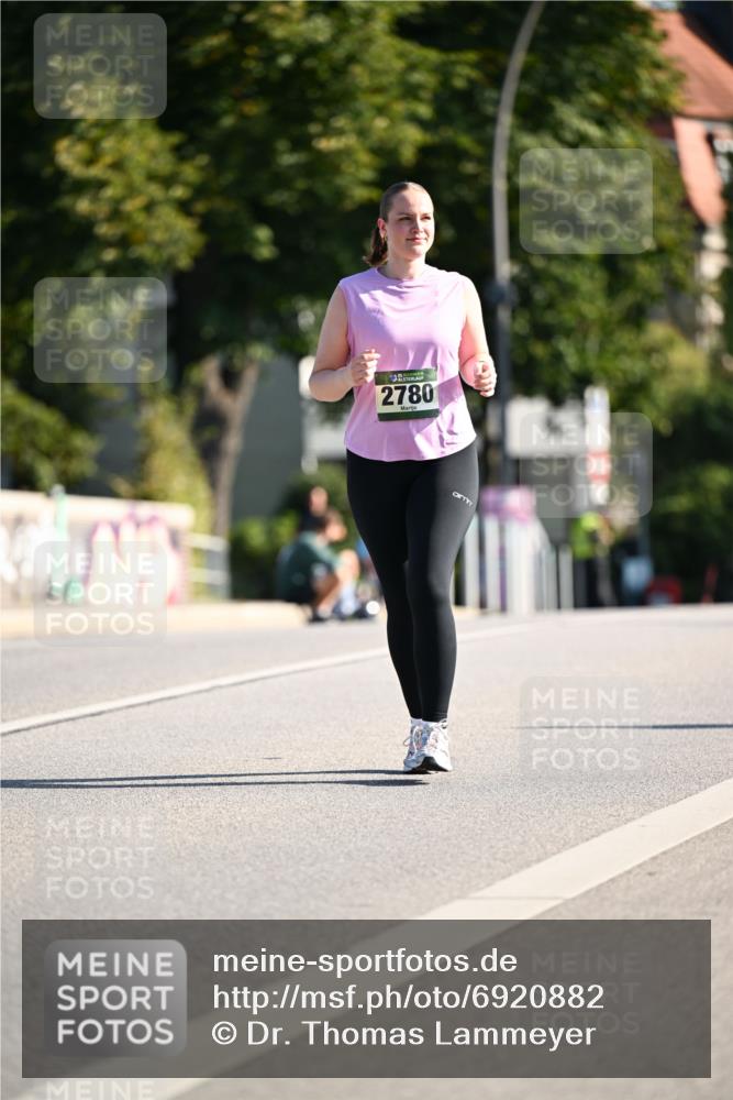 01.09.2024 - BARMER Alsterlauf Dr. Thomas Lammeyer http://msf.ph/oto/6920882 01.09.2024 09:52:54 Laufen 2780 meine-sportfotos.de