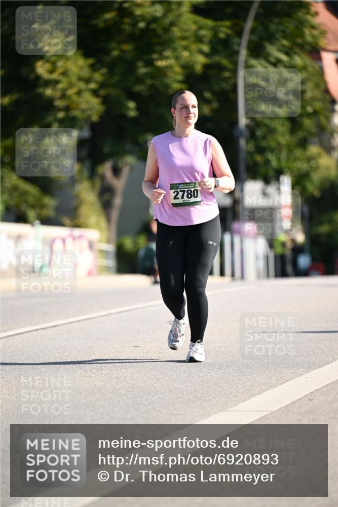 01.09.2024 - BARMER Alsterlauf Dr. Thomas Lammeyer http://msf.ph/oto/6920893 01.09.2024 09:52:54 Laufen 2780 meine-sportfotos.de