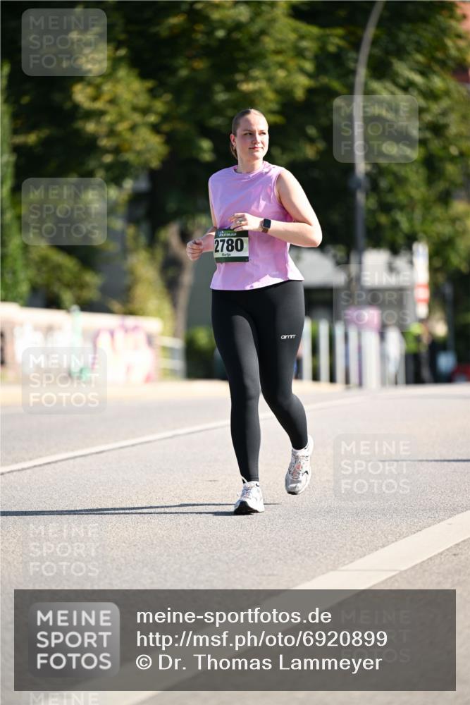 01.09.2024 - BARMER Alsterlauf Dr. Thomas Lammeyer http://msf.ph/oto/6920899 01.09.2024 09:52:54 Laufen 2780 meine-sportfotos.de