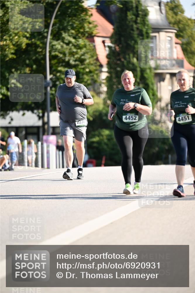 01.09.2024 - BARMER Alsterlauf Dr. Thomas Lammeyer http://msf.ph/oto/6920931 01.09.2024 09:52:59 Laufen 2230, 4452, 4451 meine-sportfotos.de