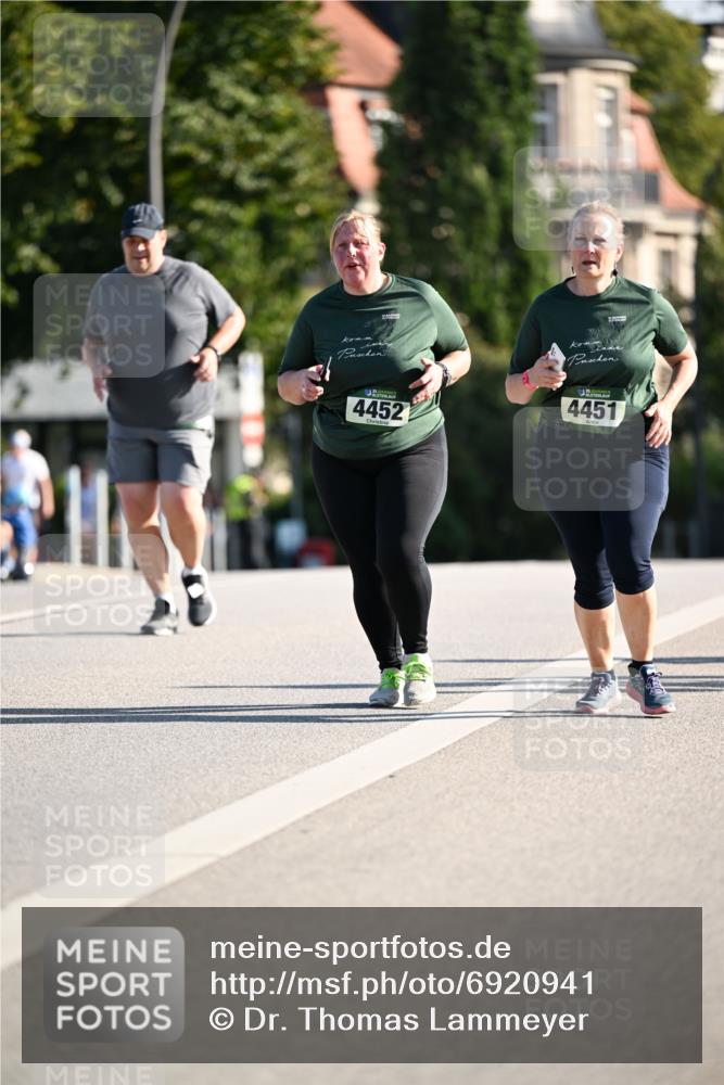 01.09.2024 - BARMER Alsterlauf Dr. Thomas Lammeyer http://msf.ph/oto/6920941 01.09.2024 09:53:00 Laufen 4452, 4451 meine-sportfotos.de