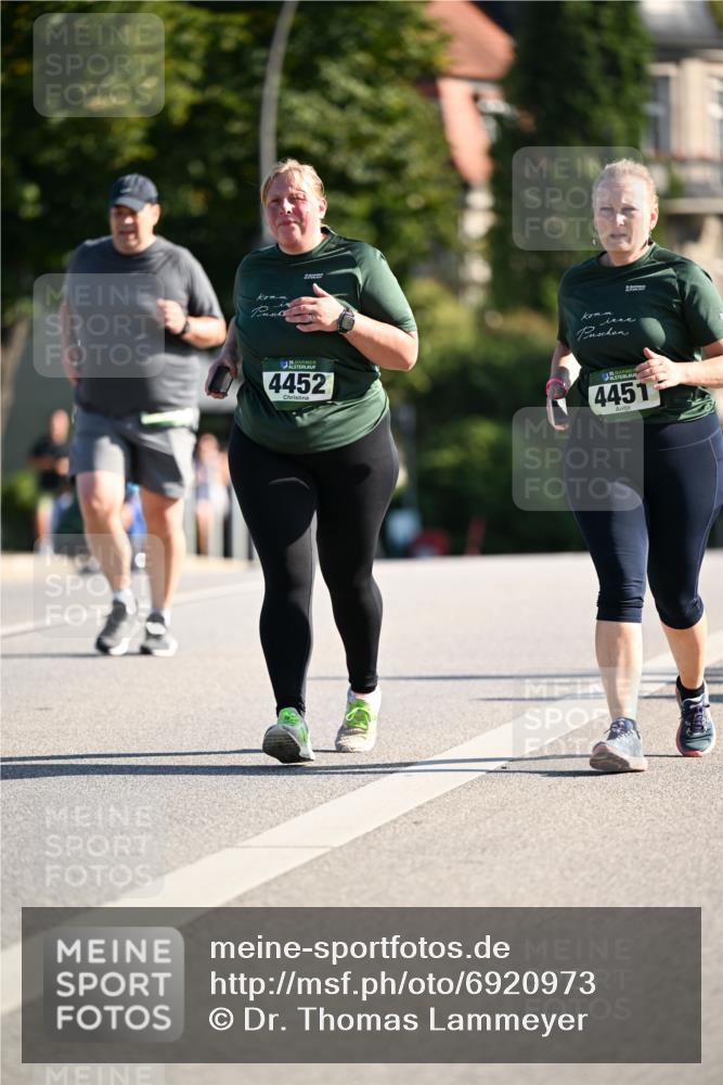 01.09.2024 - BARMER Alsterlauf Dr. Thomas Lammeyer http://msf.ph/oto/6920973 01.09.2024 09:53:01 Laufen 35, 4452, 4451 meine-sportfotos.de