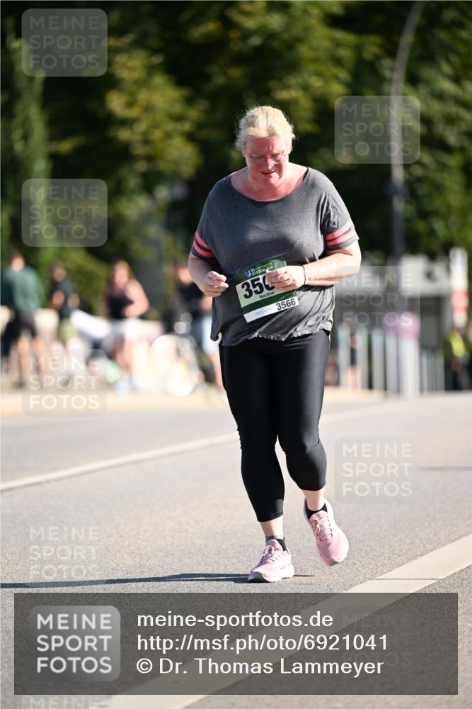 01.09.2024 - BARMER Alsterlauf Dr. Thomas Lammeyer http://msf.ph/oto/6921041 01.09.2024 09:53:23 Laufen 35, 350, 3566 meine-sportfotos.de