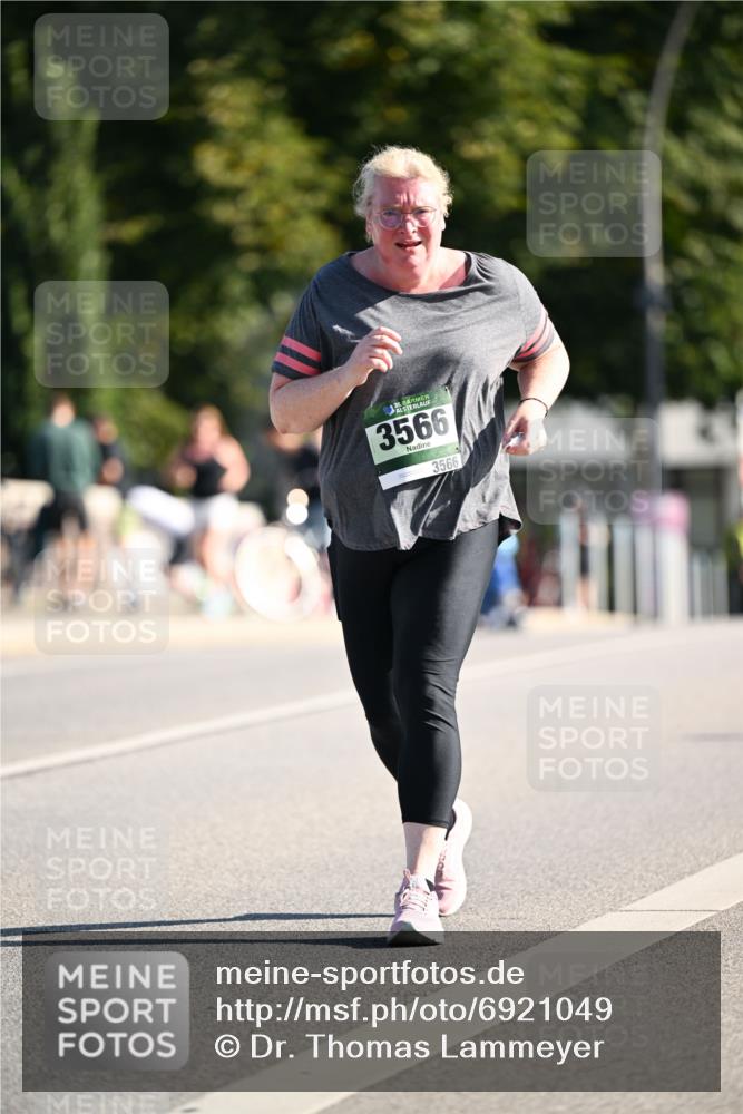 01.09.2024 - BARMER Alsterlauf Dr. Thomas Lammeyer http://msf.ph/oto/6921049 01.09.2024 09:53:24 Laufen 35, 3566, 3566 meine-sportfotos.de