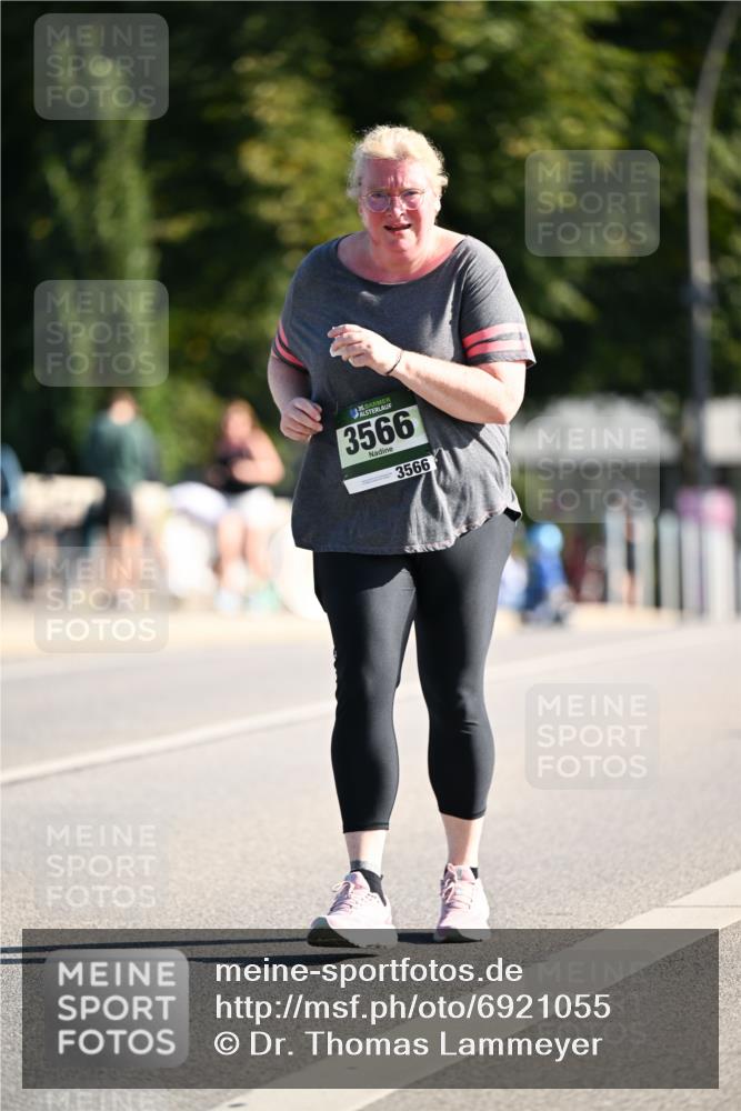 01.09.2024 - BARMER Alsterlauf Dr. Thomas Lammeyer http://msf.ph/oto/6921055 01.09.2024 09:53:24 Laufen 3566, 3566 meine-sportfotos.de