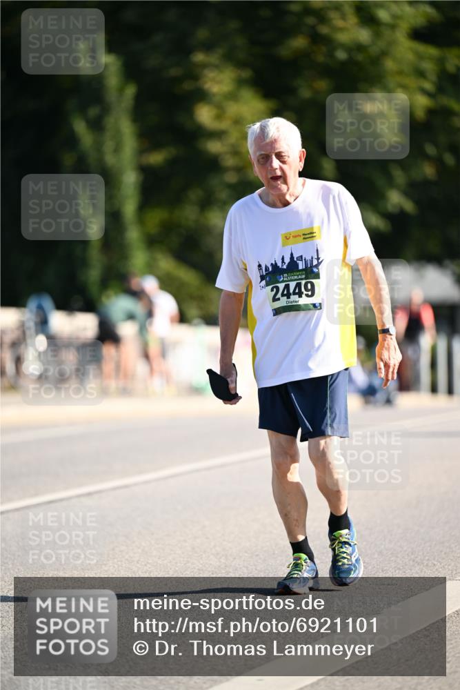 01.09.2024 - BARMER Alsterlauf Dr. Thomas Lammeyer http://msf.ph/oto/6921101 01.09.2024 09:53:44 Laufen 35, 2449 meine-sportfotos.de