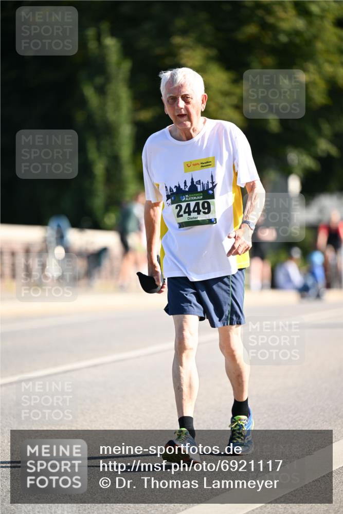 01.09.2024 - BARMER Alsterlauf Dr. Thomas Lammeyer http://msf.ph/oto/6921117 01.09.2024 09:53:45 Laufen 7, 8, 35, 2449 meine-sportfotos.de