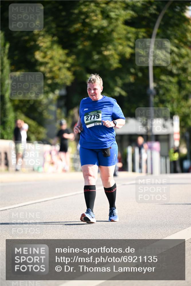 01.09.2024 - BARMER Alsterlauf Dr. Thomas Lammeyer http://msf.ph/oto/6921135 01.09.2024 09:53:48 Laufen 2779, 2779 meine-sportfotos.de